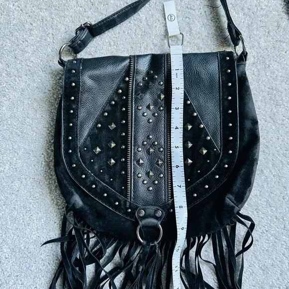 atmosphere studded Crossbody bag with fringe - Picture 5 of 13